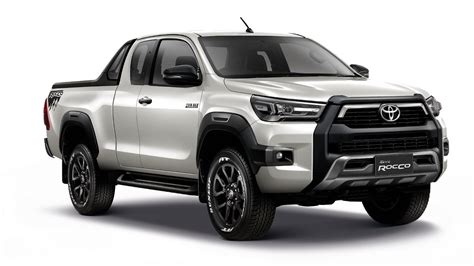 Car News 2020 Refreshed Toyota Hilux In Ph Corolla Cross Launch