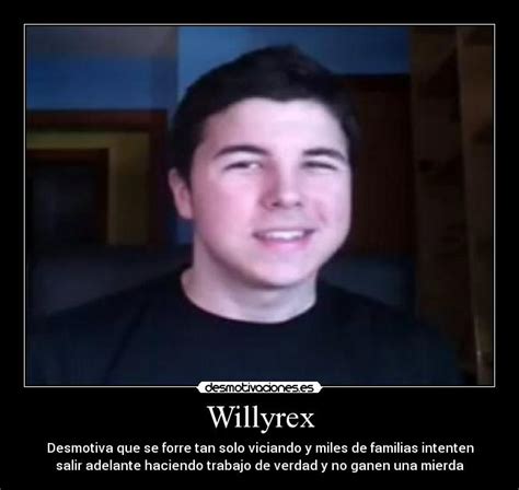 Willyrex comenzaba la mañana publicando una imagen suya ataviado con mascarilla y una bata de hospital, indicando que estaba muy nervioso y que había llegado el momento. Willyrex | Desmotivaciones