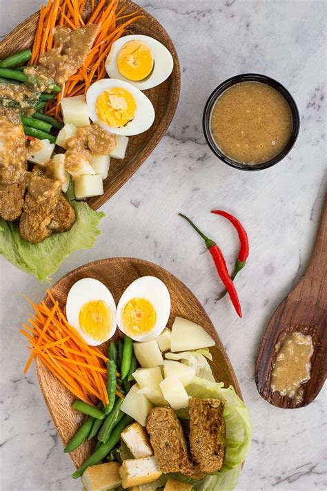 Indonesian Gado Gado Salad With Spicy Peanut Sauce A Tofu And Veggie Lover S Delight Found