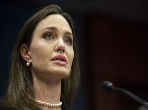 angelina jolie enceinte