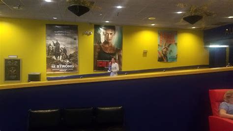 Movie Theater Parkway 8 Cinema Reviews And Photos 6300 N Lockwood