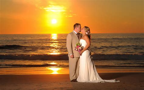 Sunset Beach Wedding Kiss 0743