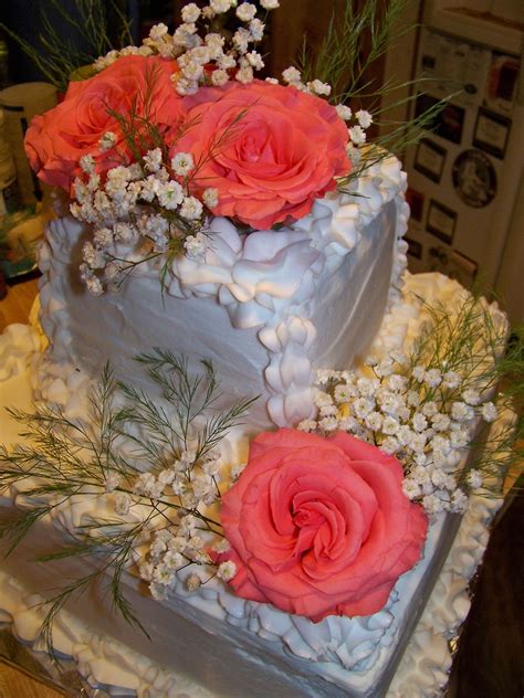 Pin By Lynette Shenk On Cakes By Lynette Shenk Small Wedding Cakes