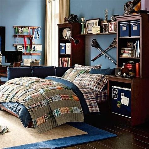 Aug 15, 2018 · a fresh coat of paint, a new comforter, or even a few new cool accessories can completely transform his room into a functional and comfortable retreat he'll be proud of. 55 Modern And Stylish Teen Boys' Room Designs - DigsDigs
