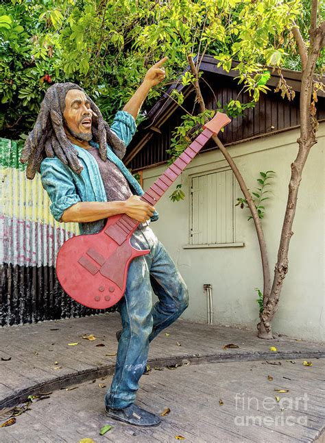 Bob Marley Museum Statue