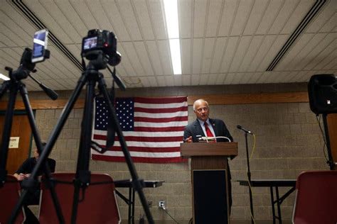 Despite Racist Remarks Steve King Might Win Tuesdays Iowa Primary