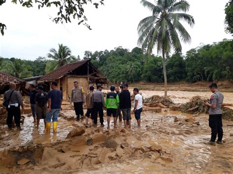 Korban Banjir Bandang Dan Longsor Di Lebak 2000 Kk Tagar