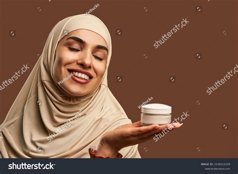 20316 Arab Women Face Makeup Images Stock Photos And Vectors Shutterstock