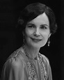 Elizabeth McGovern Has Better Things To Talk About Than Grey Hair ...
