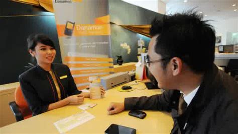 Customers from global corners are entitled to interact with customer care representatives to avail frequent assistance. Tugas dan Fungsi Customer Service Bank