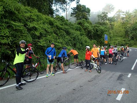 Det er også et berømt sted for cykelparkering. haPpY HaPpY: A Ride from Hulu Langat Batu 18 to Sg. Tekala ...