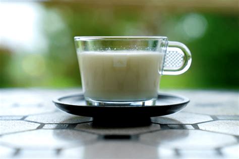Can Warm Milk Really Help You Fall Asleep Home Remedies