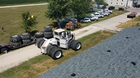 World S Largest Tractor Gets World S Largest Ag Tires Big Bud