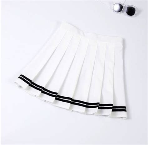 White Pleated Tennis Skirt 𝔢 𝔤𝔦𝔯𝔩 𝔩𝔬𝔲𝔫𝔤𝔢