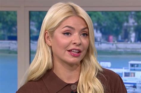 Holly Willoughby Breaks Her Silence On Social Media After Queue Jumping Drama Sun Showbiz