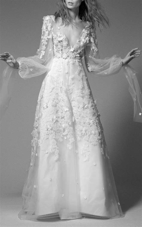 3d Floral Applique Wedding Dressa Plunging V Neckline With Full Length