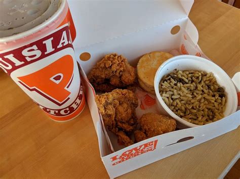 For further reading, please check out the following so that concludes my look at the singaporean fast food scene. This Is America's Best Fast Food Fried Chicken | HuffPost ...
