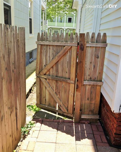 How To Build A Gate For Your Fence Smart Girls Diy Building A Gate