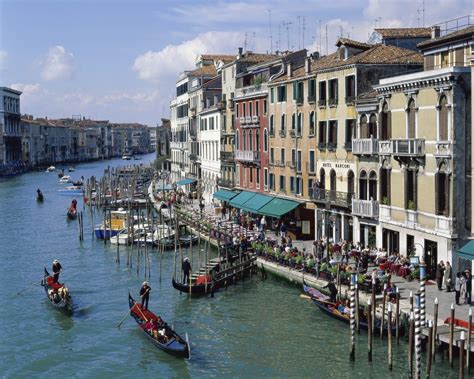 High art and monuments are to be found everywhere around the country. The Grand Canal of Venice Italy Wallpapers | HD Wallpapers ...