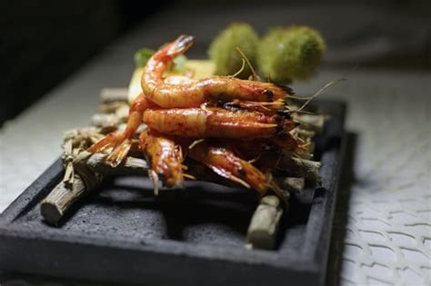 Prawns and shrimp have different anatomies. Learn the differences between shrimp and prawns - WarmChef.Com
