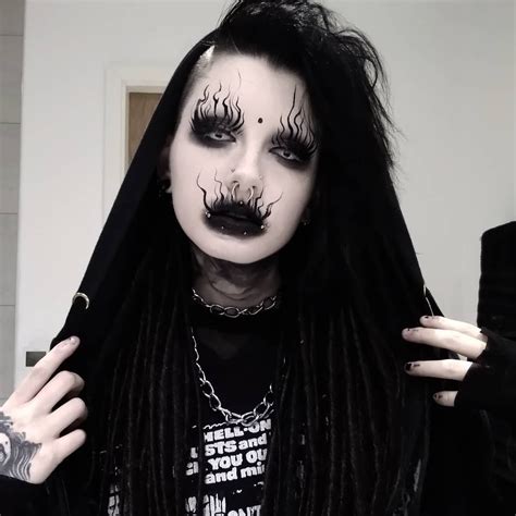 Pin By Sam On Makeup In Punk Makeup Goth Makeup Gothic Makeup