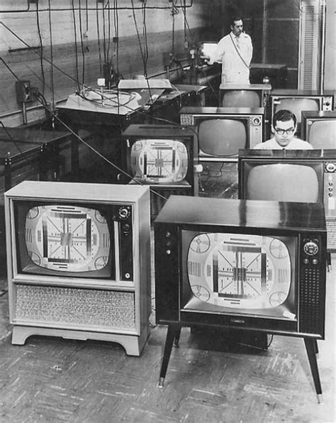 Checking Tv Sets In The Factory Старые фотографии Ретро Фотографии