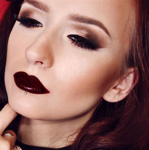It's an elongated dance segment where the girls hump, twerk, and grind, and the camera catches every awkwardly disgusting moment, but it didn't need any of that. Best Christmas Makeup Ideas & Hot Trends 2018-2019 to ...
