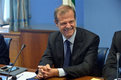 Ultime notizie dall'italia e dal mondo in tempo reale: Governo ultime notizie: toto premier e ministri. Sale ...