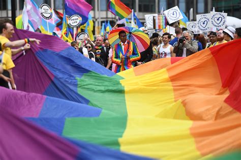Beatrice Hogan Kabar What Day Is Pride Parade Toronto 2023