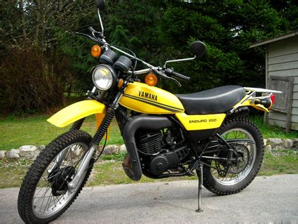 I want to see your old street legal enduro, dual sport and scrambler bikes, and if you have them, pics out exploring on them. DuniaRetroKu: Scrambler~!! Yamaha Enduro