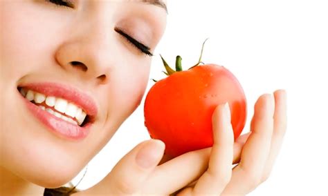 Pek muka tomat untuk kulit kering: 8 Bulan Wanita Ini Cuci Muka Guna Tomato Beku, Kesannya ...
