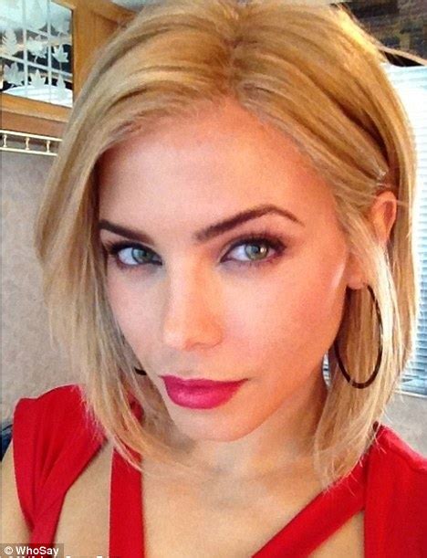 Jenna Dewan Tatum Goes Blonde For A New Role Daily Mail Online