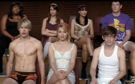 Justin Bieber Fever Hits Glee As Cast Strip Down To Their Underwear Daily Mail Online