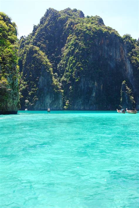 Zarzycki Adventures Koh Phi Phi Leh Lounging