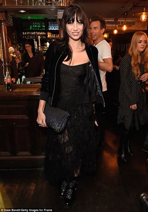 Lara Stone Plays Host As She Celebrates Her New Fashion Launch With Pub Quiz In London Daily