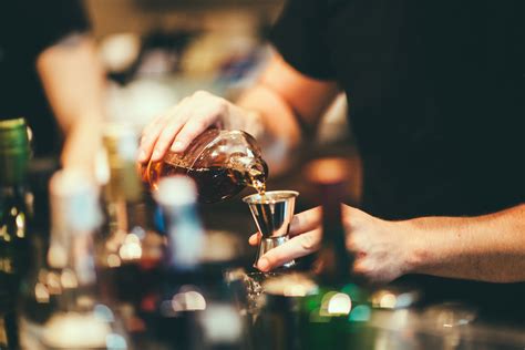 Día Mundial Del Cóctel 18 Bartenders Revelan Sus Recetas Secretas Con Ingredientes Exóticos