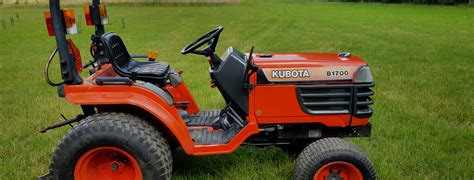 Used Kubota Compact Tractor B1700 Hst Tractor On Large Turf Tyres