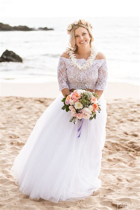 They brought elements of hawaii to california in order to capture the essence of their hawaiian wedding. Top 5 Maui Beach Wedding Dress Styles - Tropical Inspiration