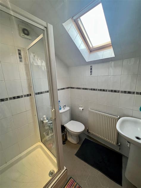 6 Bedroom House For Rent St Annes Road Leeds Ls6 3ny Unihomes