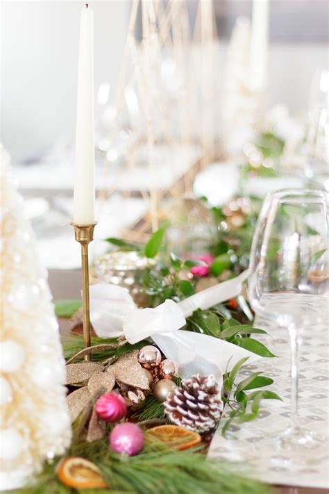 Elliven Studio Traditional Holiday Tablescape