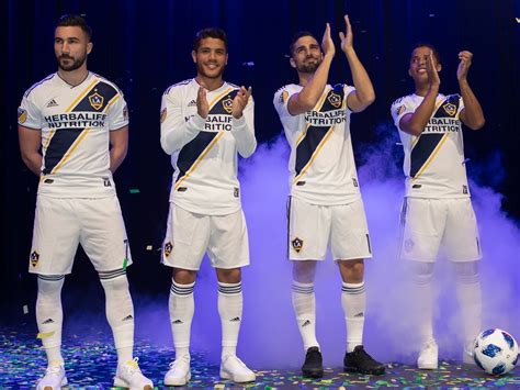 Find the latest la galaxy jerseys in authentic, replica and more uniform styles at fansedge today. LA Galaxy 2018 adidas Home Jersey - FOOTBALL FASHION.ORG
