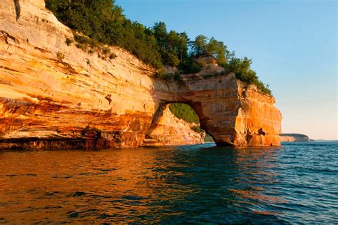 Pictured Rocks National Lakeshore Die Farbenfrohe Felsformation Am