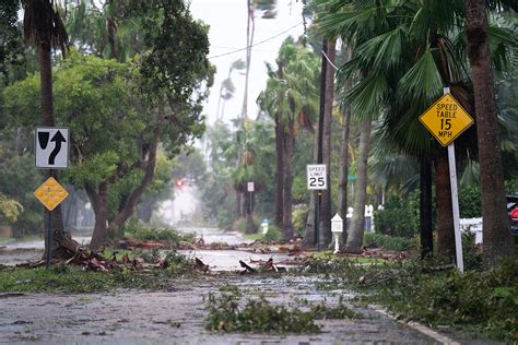 Hurricane Ian Weakening After Swamping Sw Florida Cgtn