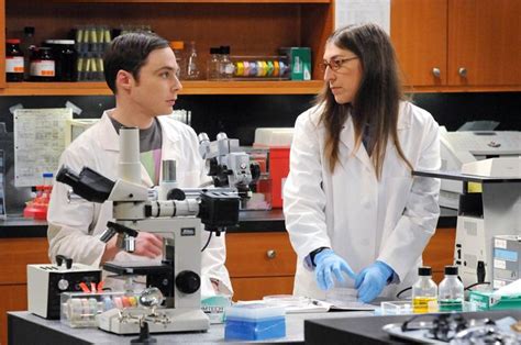 The Cast Crew And Co Creator Of The Big Bang Theory Endow An Undergraduate Science