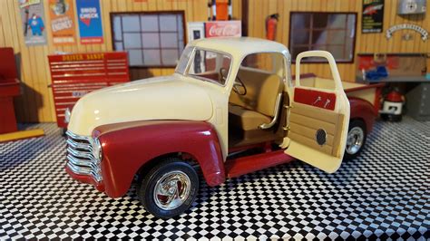 1950 Chevy Pick Up Plastic Model Truck Kit 125 Scale 1076 12