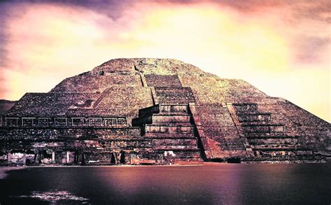 Contacto Extraterrestre Dioses Y Ovnis En Teotihuacán El Gráfico Historias Y Noticias En Un