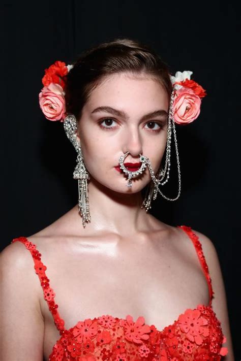 hair accessories trend spring 2018 pins and barrettes