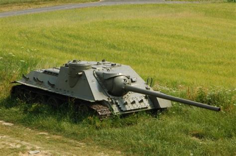 Soviet Tank Hunter Su 100 1944