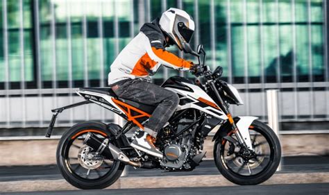 Ktm 250 duke is a commuter bike available at a price of rs. 2017 KTM Duke 250: Everything you need to know | India.com