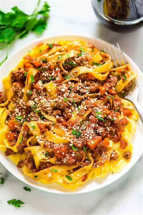 Everyone raved about how moist it was. Turkey bolognese is an easy and healthy pasta sauce recipe. The thick, rich sauce tastes like it ...